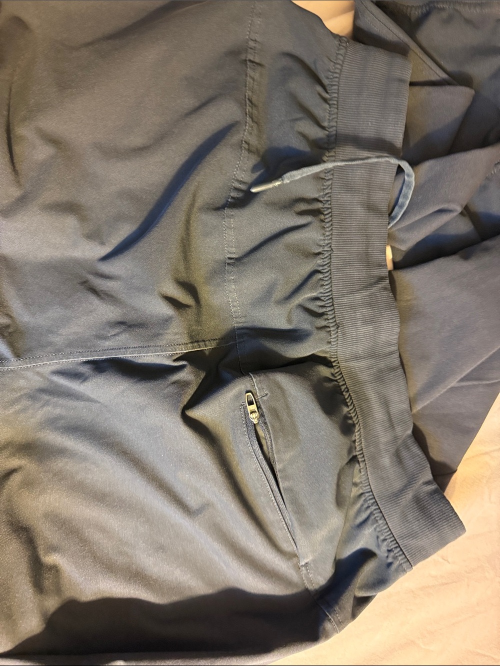 Lululemon - Picture 4 of 8
